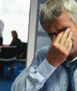 ¡Me estás estresando! Las mujeres atractivas y su influencia en los hombres