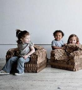 Decora la habitación de tus niños con sillones de carton reciclable 
