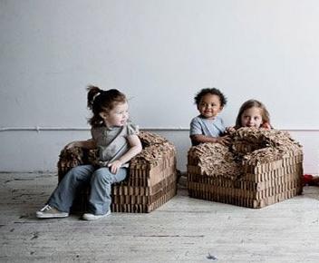 Decora la habitación de tus niños con sillones de carton reciclable 