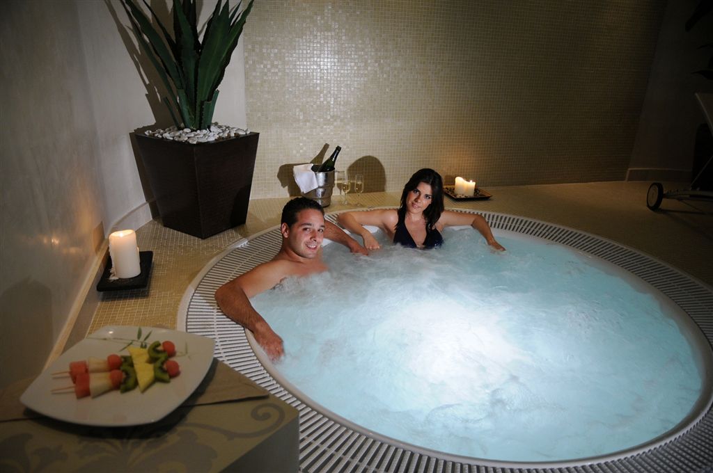 Relaciones de parejas: ¡Aventura en la bañera!