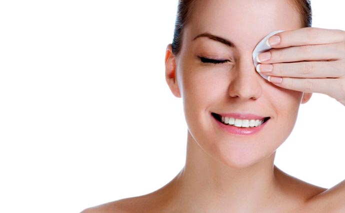 Tips para retirar el maquillaje de los ojos