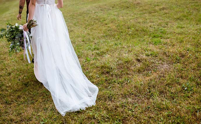 Maneras de recoger la cola del vestido de la novia