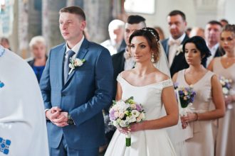 Cómo funciona el protocolo de entrada en un boda religiosa