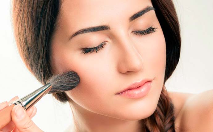 El maquillaje definitivo para cubrir las ojeras y lucir resplandeciente El maquillaje definitivo para cubrir las ojeras y lucir resplandeciente