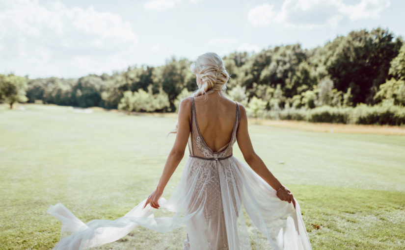 Ideas de peinados para novias de pelo largo