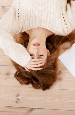 El tono de la sangre de la menstruación