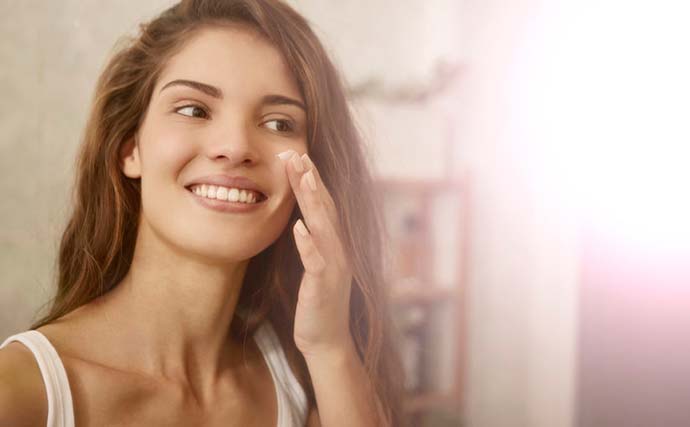 4 trucos de maquillaje para disimular el acné y los granos | Maquillaje 4 trucos de maquillaje para disimular el acné y los granos | Maquillaje