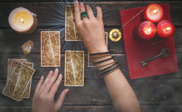 Diferencias entre la cartomancia y las tiradas del tarot