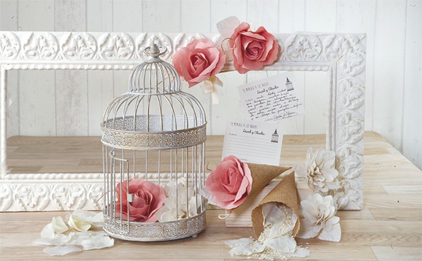 Ideas para incluir los pétalos y las velas en tu celebración.