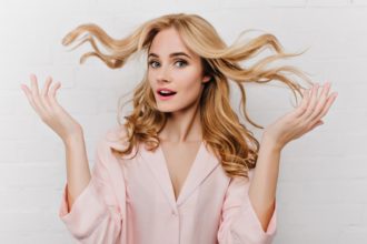 Las alternativas para aclarar tu pelo